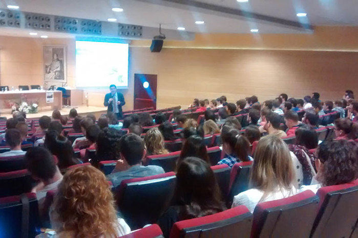 Expertos debaten en Cuenca la importancia de la ética y la responsabilidad social corporativa en el éxito empresarial 