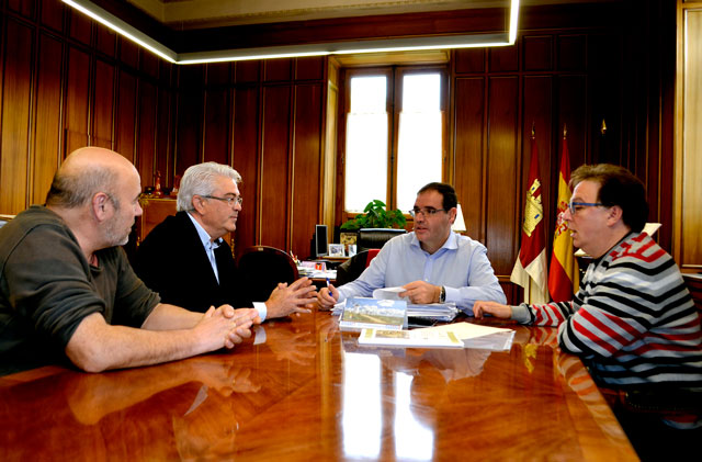 Diputación estudia apoyar la construcción de un aparcamiento municipal en Huerta del Marquesado