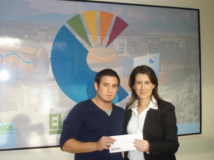 Alba Lahoz y Cristian Alcañiz ganan los concursos Carakollection del Centro Comercial El Mirador