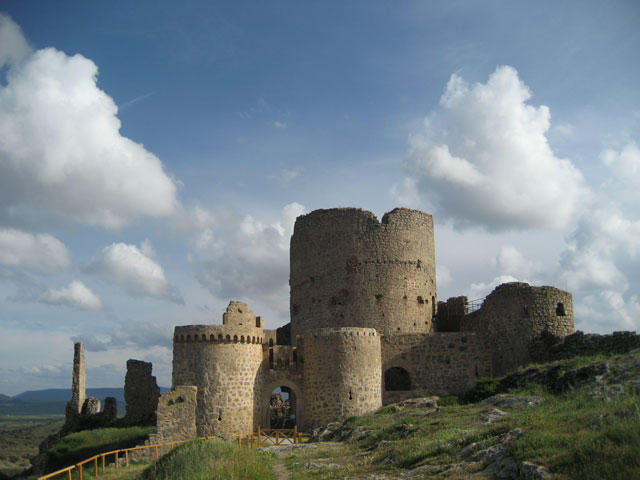 Riesgo de desplome del Castillo de Moya