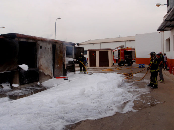 Bomberos del Consorcio Cuenca 112 sofocan un incendio en la empresa Nagares de Motilla del Palancar