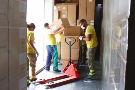 Sanidad ha repartido esta semana más de 203.000 artículos de protección en los centros sanitarios