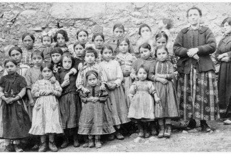 Castilla-La Mancha celebra el 8M con la exposición virtual de fotos antiguas ‘Con rostro de mujer’ y con actividades en bibliotecas y museos 