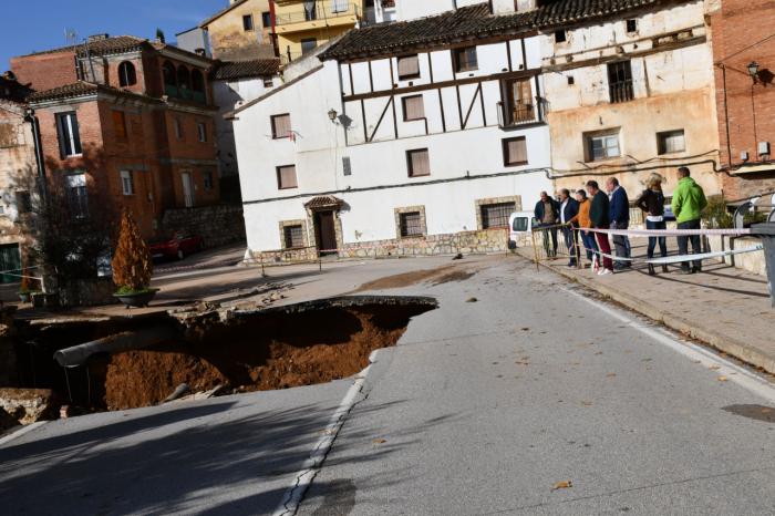 Se declara en emergencia la obra para reparar la travesía de la CM-215 en Landete