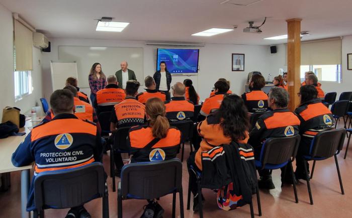 Un total de 40 voluntarios de agrupaciones de Protección Civil de Castilla-La Mancha reciben formación sobre comunicaciones e iniciación a la ofimática