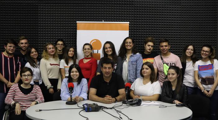 Estudiantes de las diez promociones de periodismo participan en el especial de Radio Diferencia “Al calor de la radio”