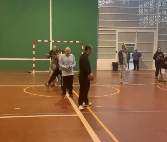 El BM Cuenca crea un nuevo equipo de balonmano inclusivo con la asociación Aspadec