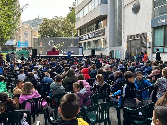 El valor que da Rayden a la palabra y las actividades infantiles en el Día de la Igualdad, protagonistas de la Feria del Libro ‘Cuenca Lee’