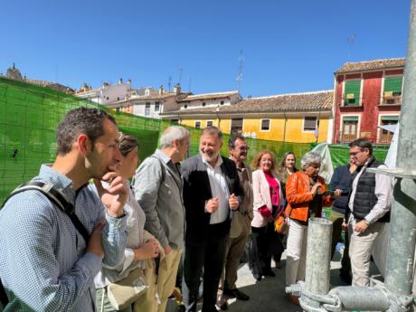 La fuente histórica de la Plaza Mayor recupera su carácter emblemático junto a otras seis de la ciudad