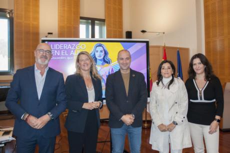 Fundación Globalcaja y Consejería de Educación forman a 68 docentes en liderazgo