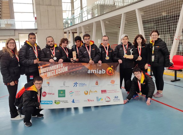 Debut y pódium para el CD amiab Cuenca de baloncesto en el Campeonato regional de FECAM