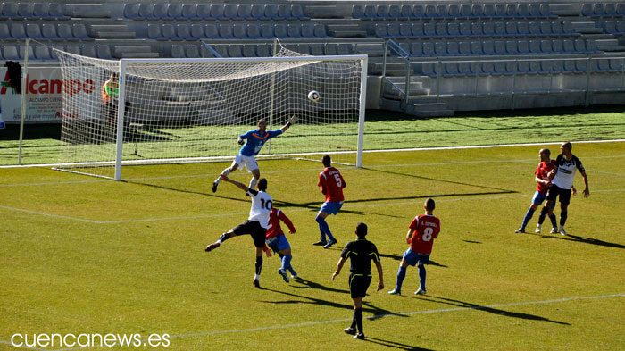 Remontada ante  La Roda en los minutos finales (3-2)