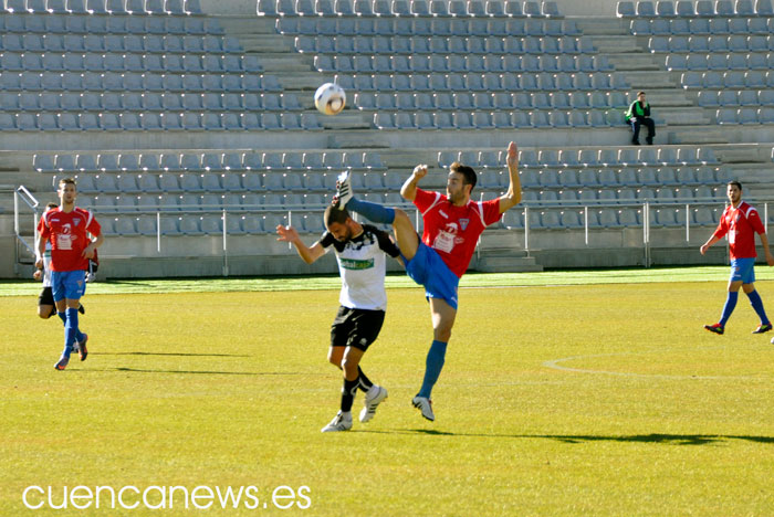 Remontada ante  La Roda en los minutos finales (3-2)