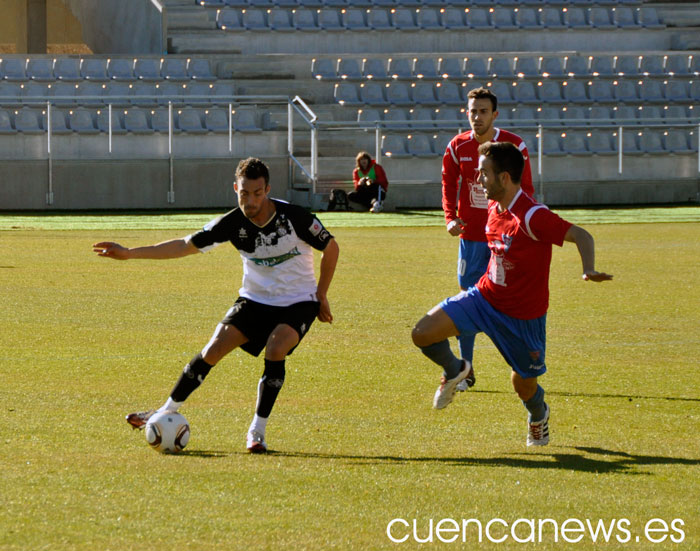 Remontada ante  La Roda en los minutos finales (3-2)