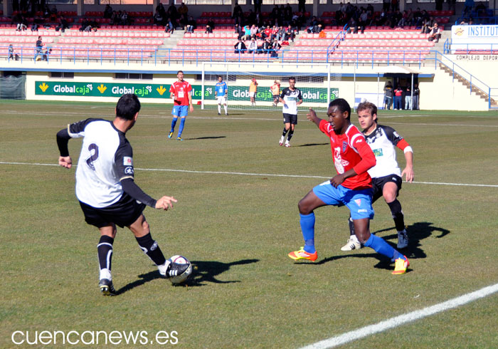 Remontada ante  La Roda en los minutos finales (3-2)